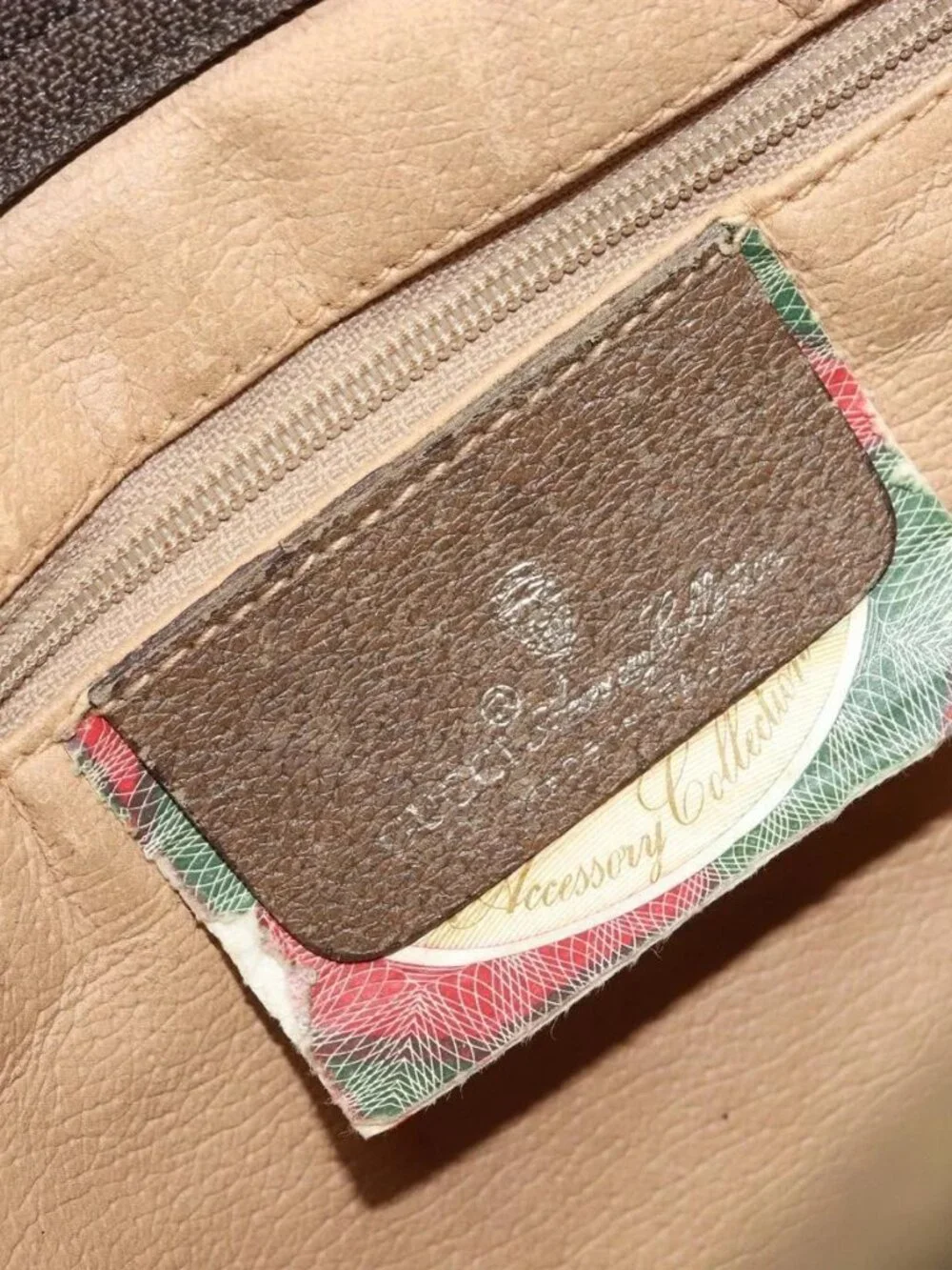GUCCI GG Supreme Clutch Bag PVC Beige Gold 111 01 037 Auth bs32865